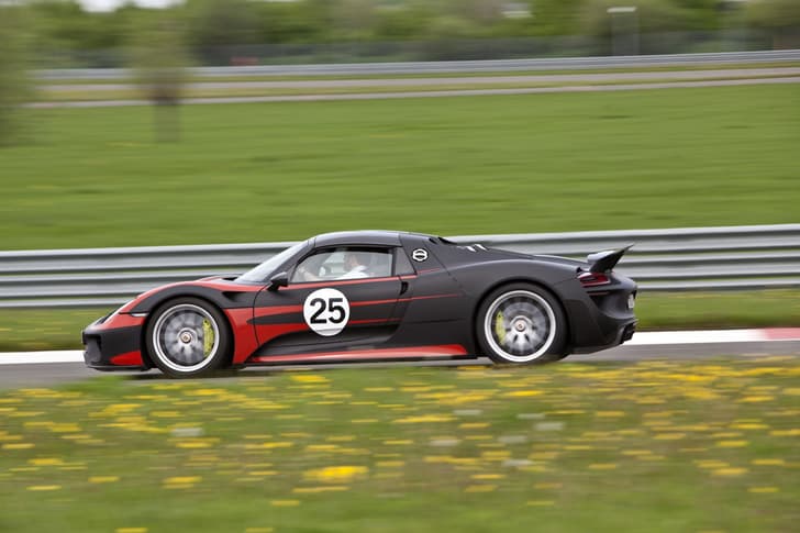 Porsche 918 Spyder photo gallery